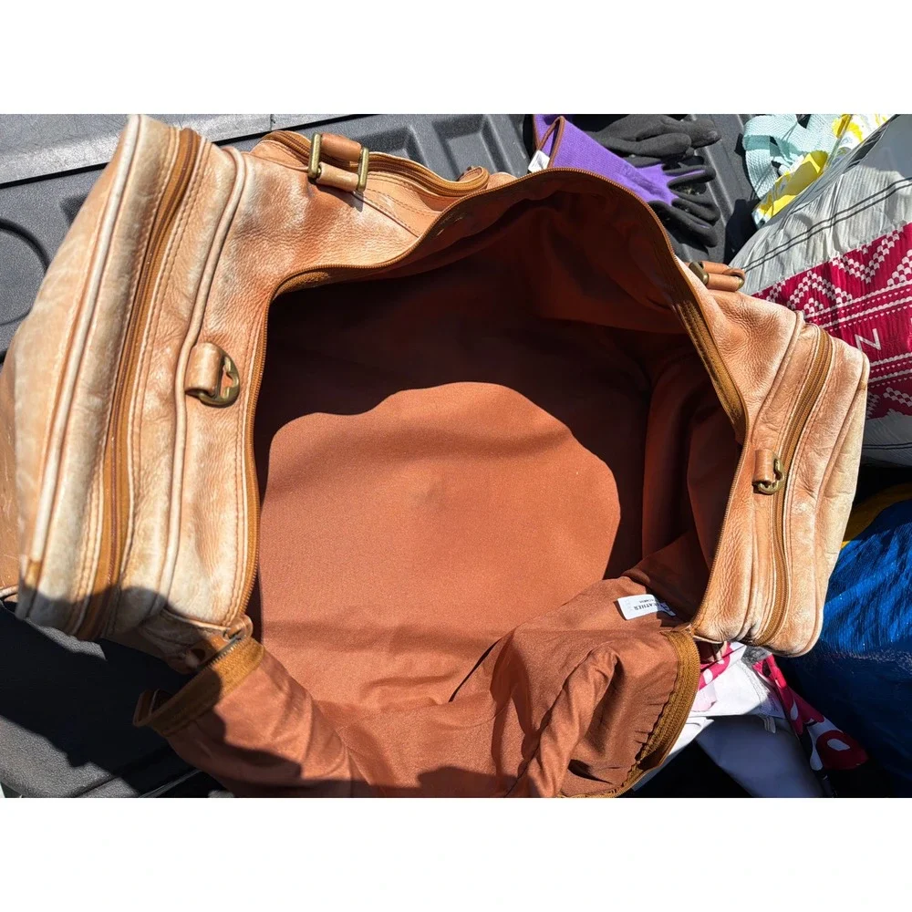 Bugatti Vintage Tan Leather Duffel Bag Travel Weekender Made in Colombia Large